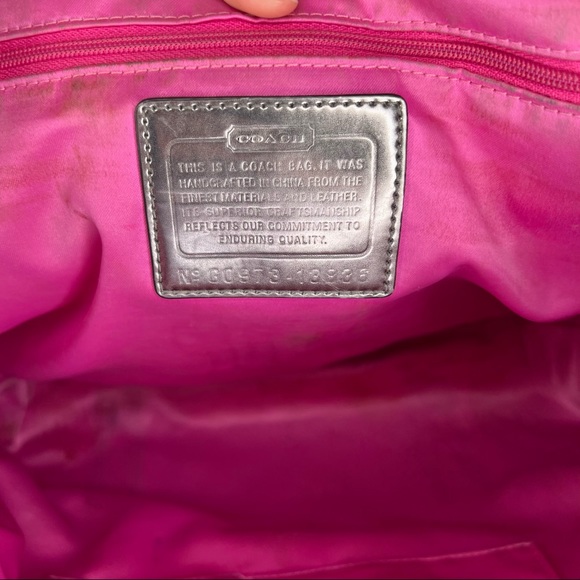 COACH • Daisy • Liquid Gloss Leather In Color Berry • Shoulder Tote Bag • RARE! - Picture 14 of 15